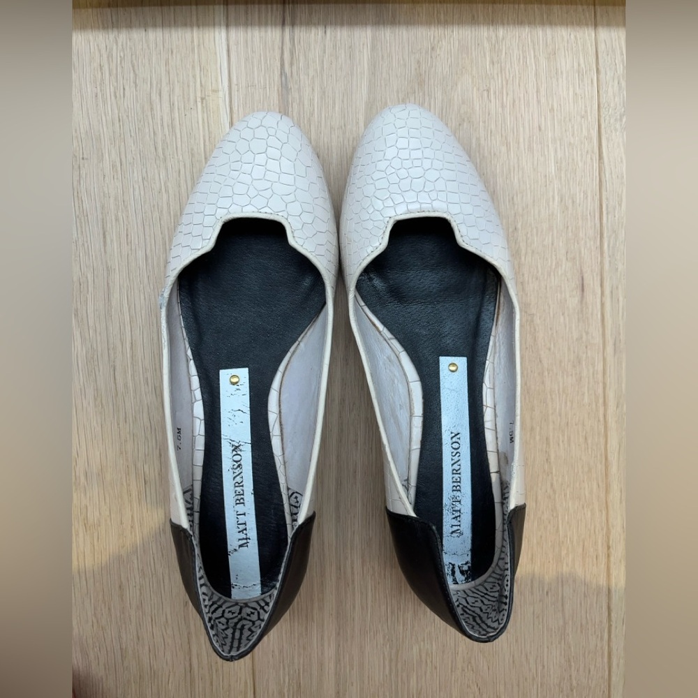 Matt Bernson Women's Textured White and Black Flats